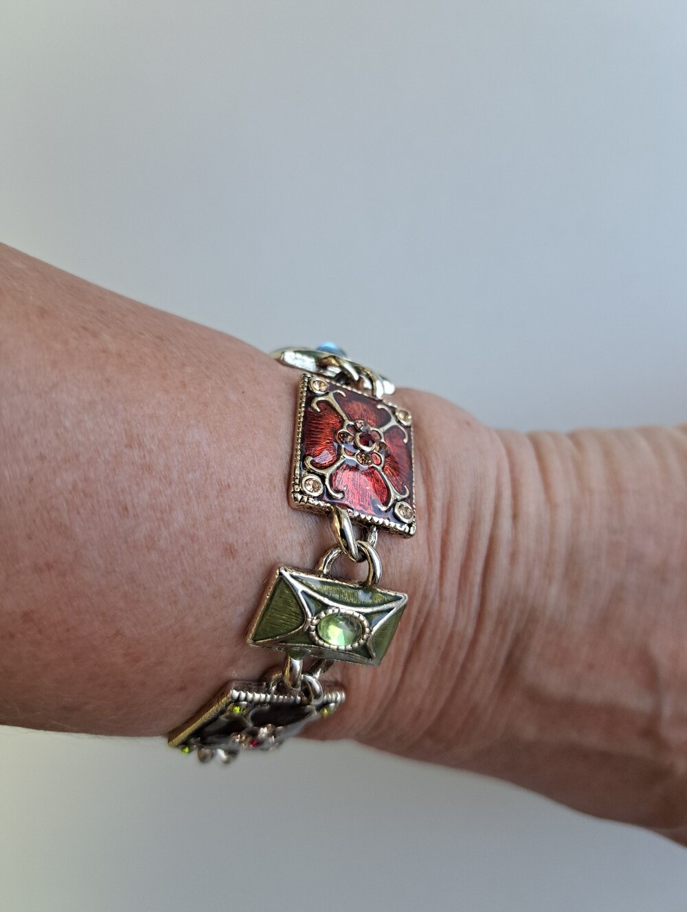 Italian Renaissance Bracelet - Picture 2 of 7